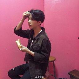 网红帅哥吃瓜图片高清视频,高清视频揭秘吃瓜瞬间